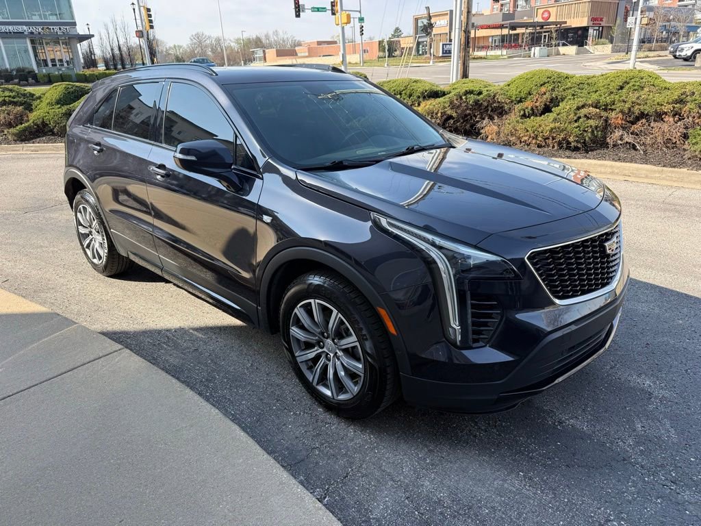 Used 2022 Cadillac XT4 Sport w/ Enhanced Visibility Package FWD image 3