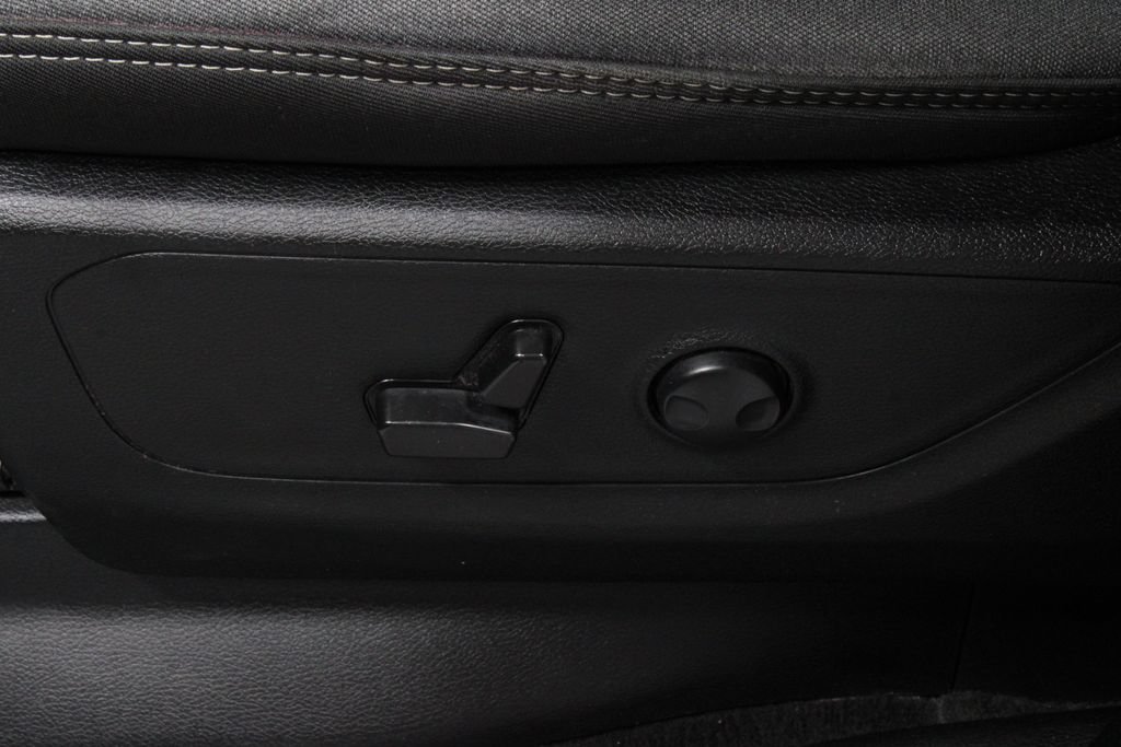 Used 2023 RAM 1500 Big Horn AWD/4WD image 25