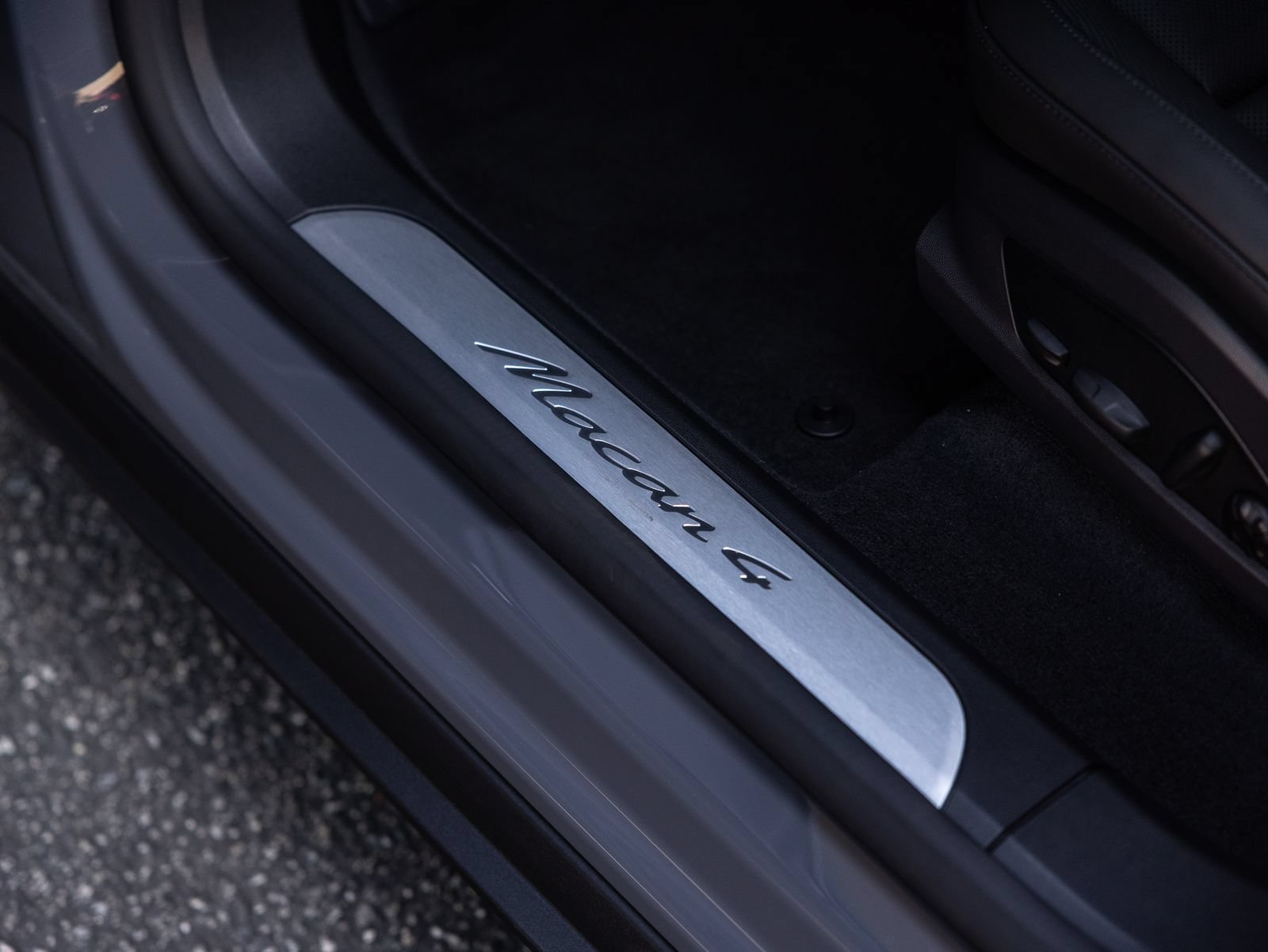 New 2026 Porsche Macan 4 Electric AWD/4WD image 31