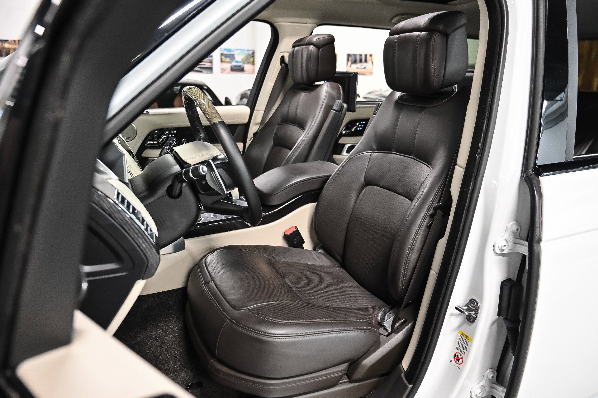 Used 2020 Land Rover Range Rover Long Wheelbase Autobiography image 7