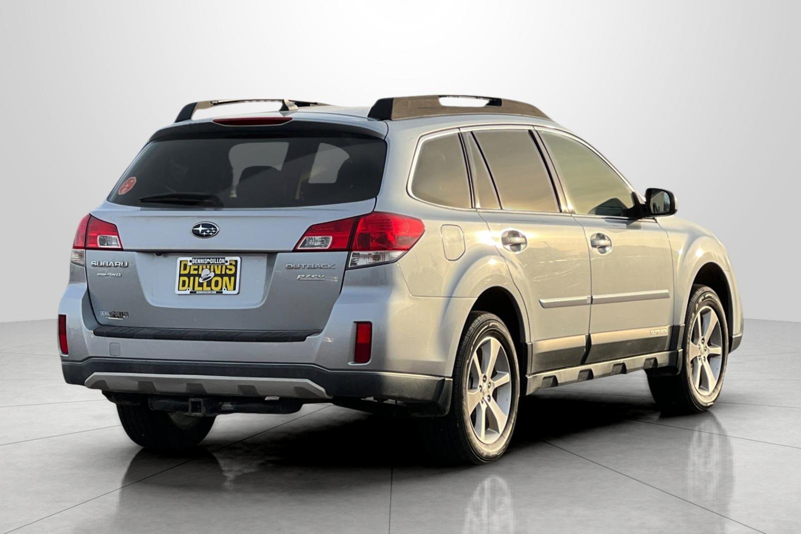 Used 2013 Subaru Outback 2.5i Limited w/ Moonroof Pkg image 4