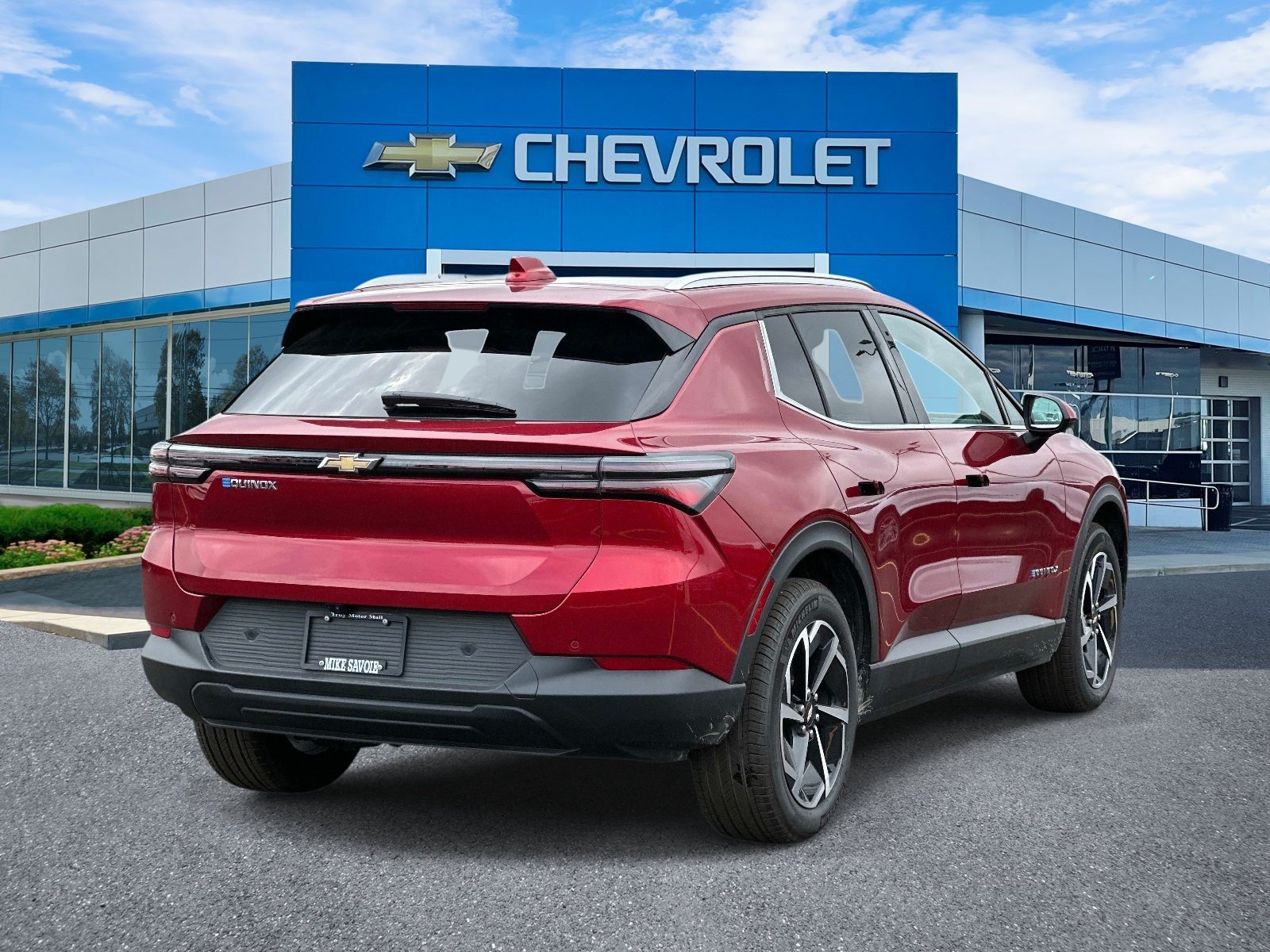 Used 2026 Chevrolet Equinox EV LT FWD image 4