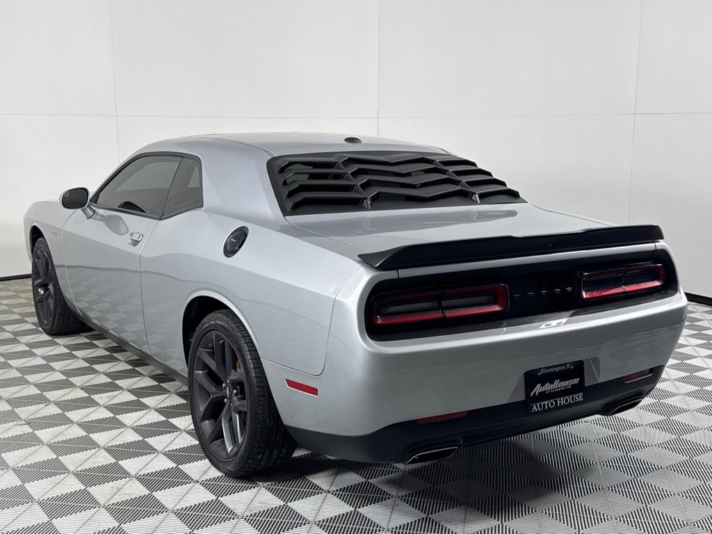 Used 2021 Dodge Challenger SXT w/ Blacktop Package image 7