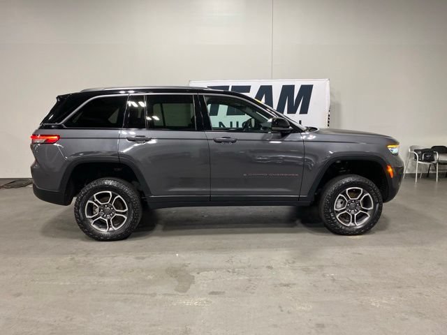 Used 2022 Jeep Grand Cherokee Trailhawk w/ Luxury Tech Group III AWD/4WD image 8