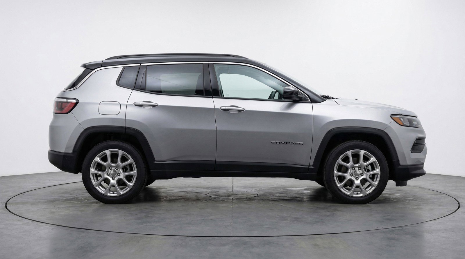 Used 2025 Jeep Compass Limited image 11