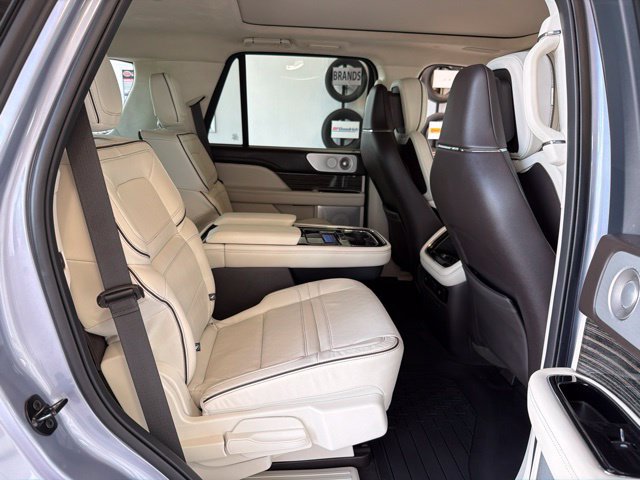Used 2023 Lincoln Navigator Black Label AWD/4WD image 22
