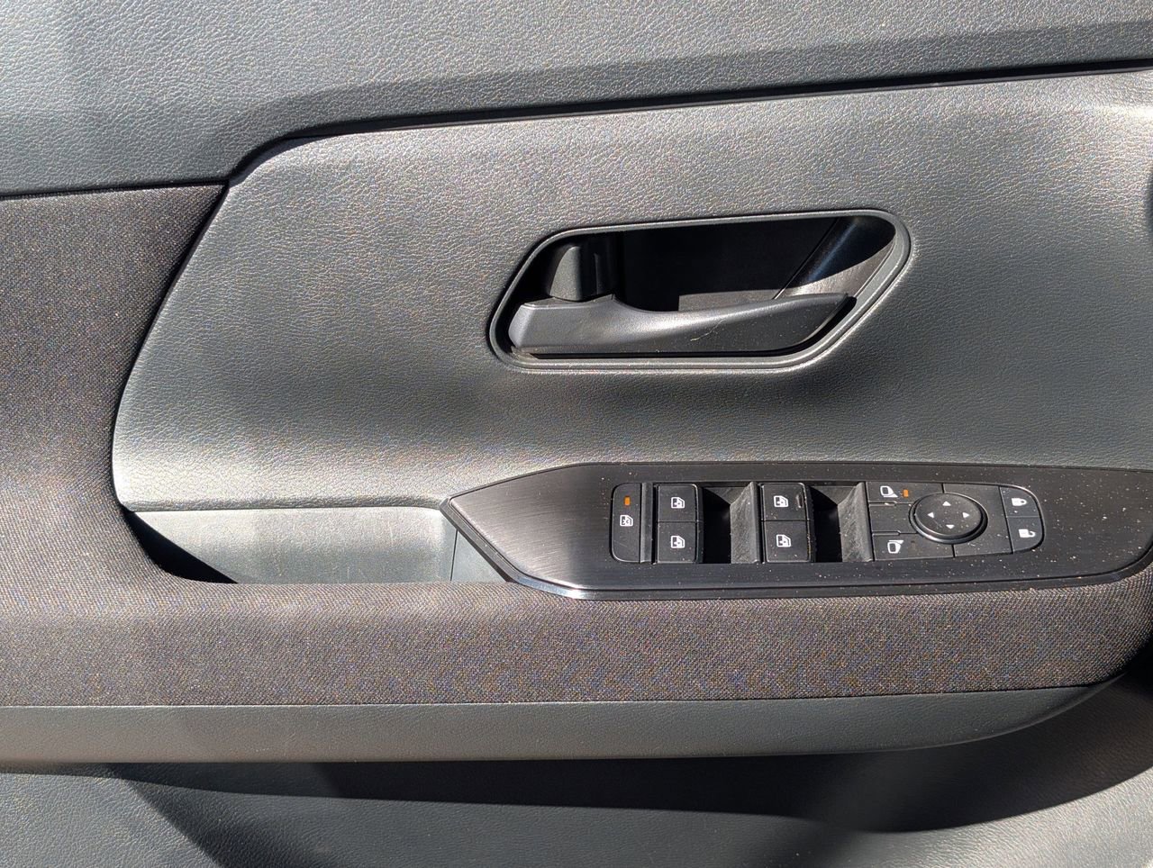 Certified 2025 Nissan Kicks S image 26