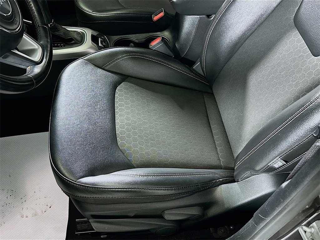 Used 2020 Jeep Compass Latitude image 21