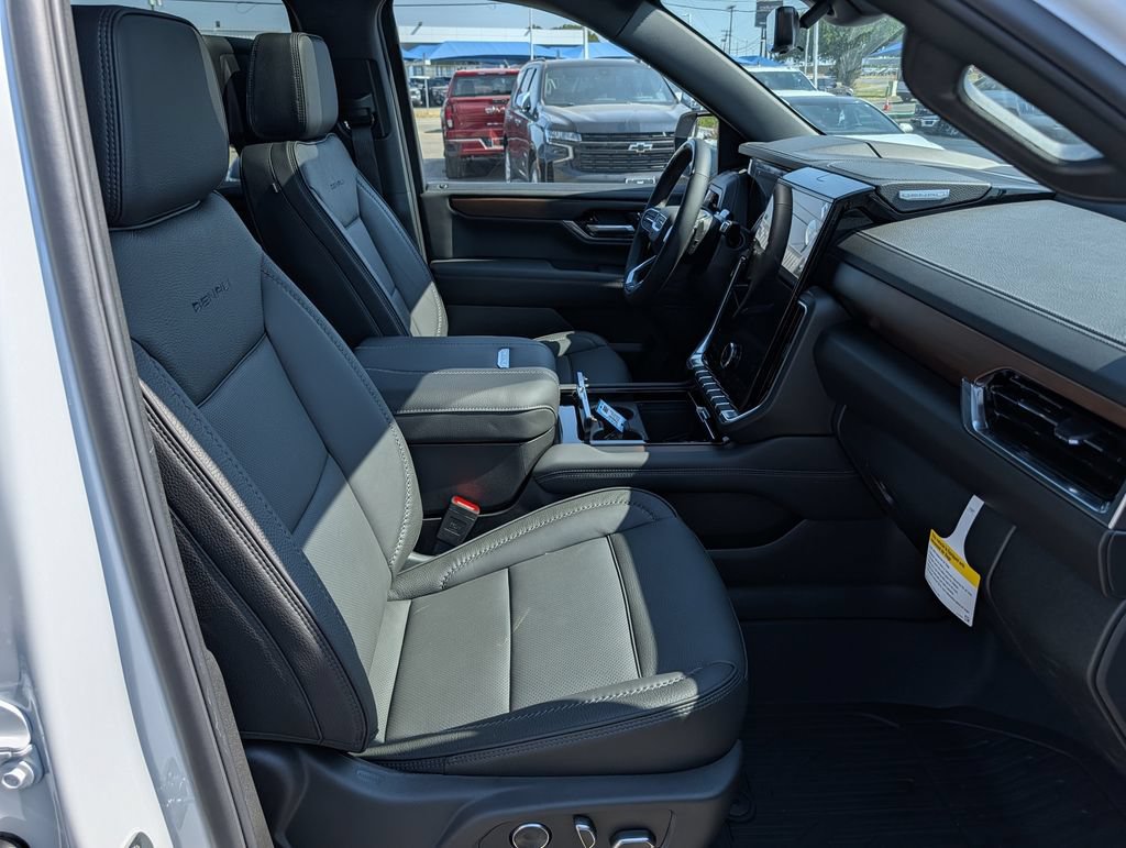 New 2026 GMC Yukon XL Denali w/ Denali Reserve Package AWD/4WD image 36