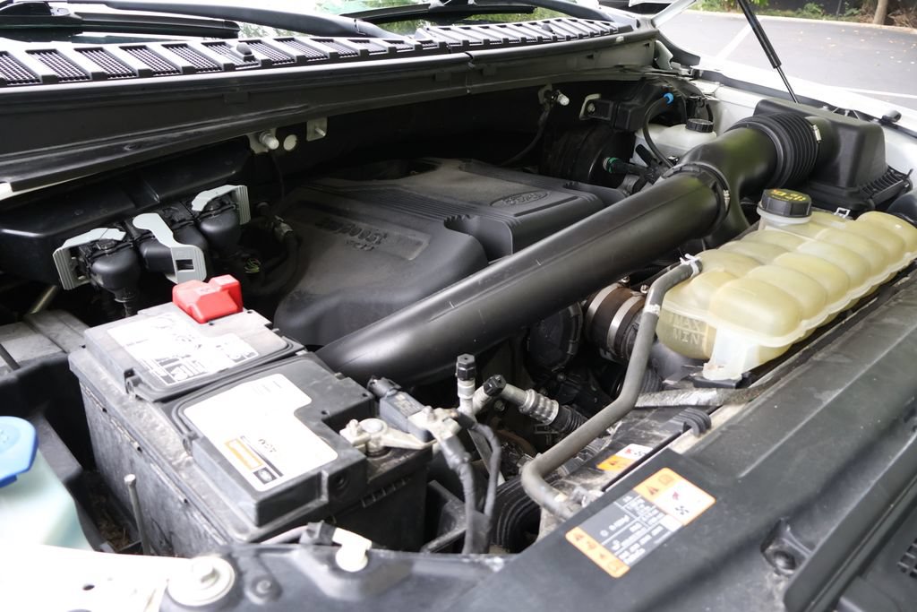 Used 2020 Ford Expedition XLT AWD/4WD image 14
