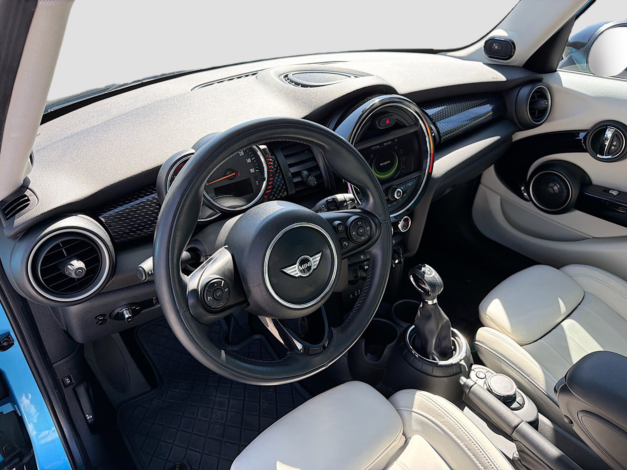 Used 2015 MINI Cooper S image 24