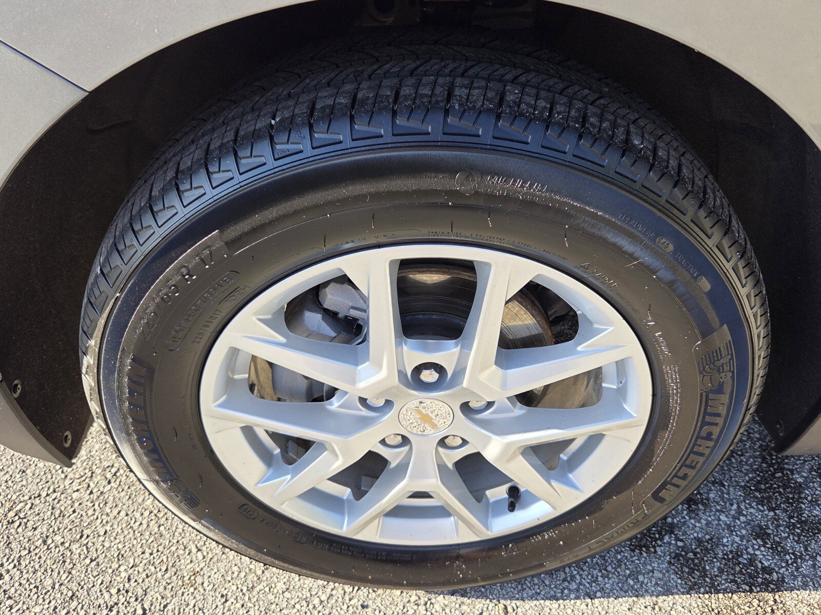 Used 2024 Chevrolet Equinox LS w/ LS Convenience Package FWD image 11