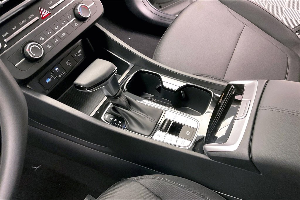 New 2025 Hyundai Tucson SE image 8