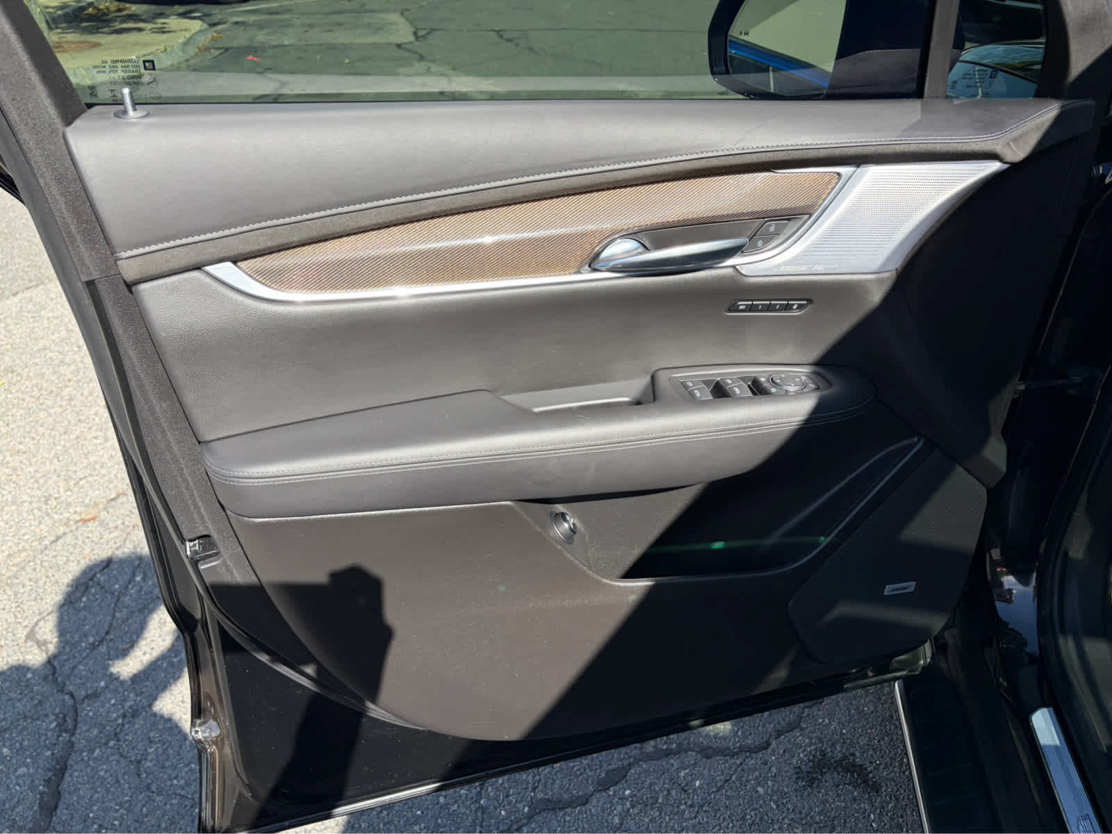 Used 2024 Cadillac XT6 Premium Luxury w/ Platinum Package AWD/4WD image 18
