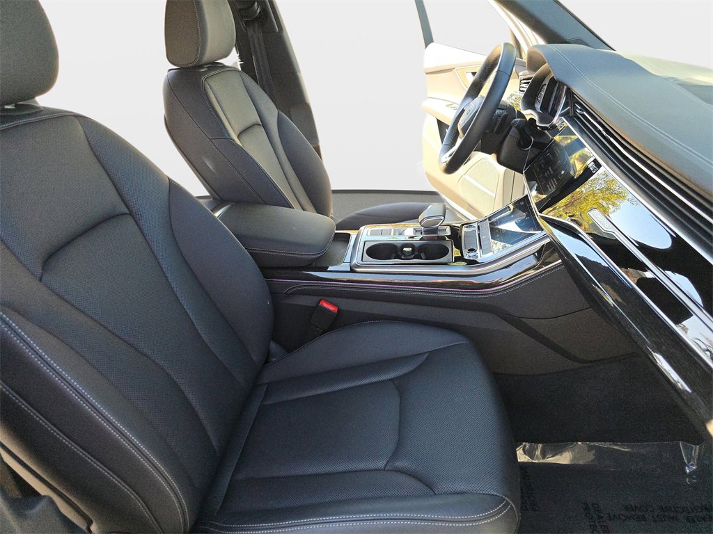 Certified 2025 Audi Q7 3.0T Premium Plus image 10