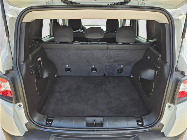 Used 2023 Jeep Renegade Latitude AWD/4WD image 6