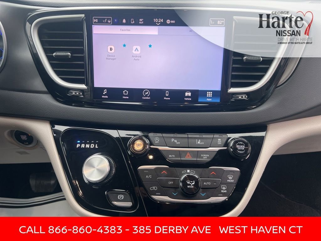 Used 2024 Chrysler Pacifica Touring-L image 42