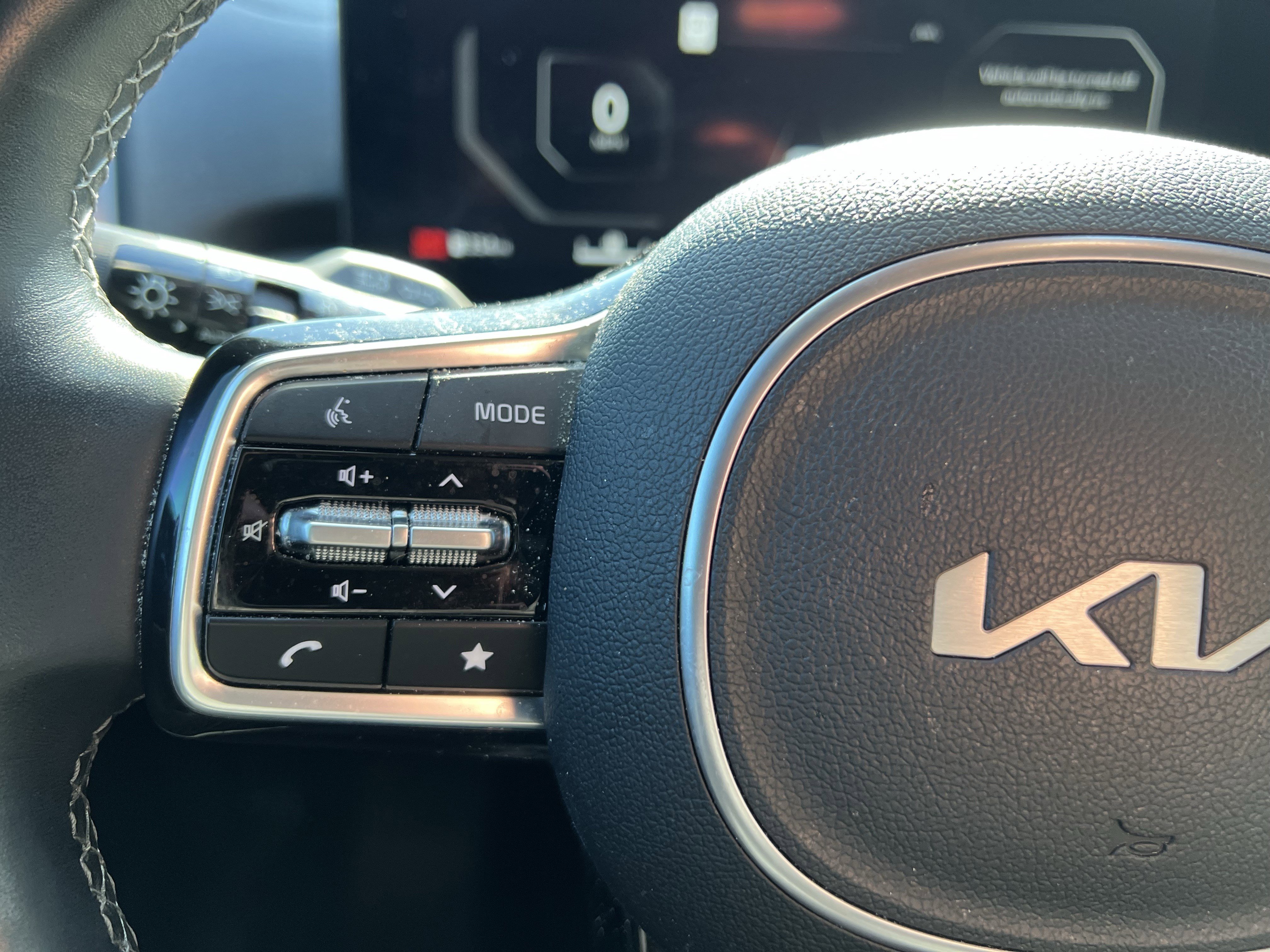 Used 2024 Kia Sorento SX image 19