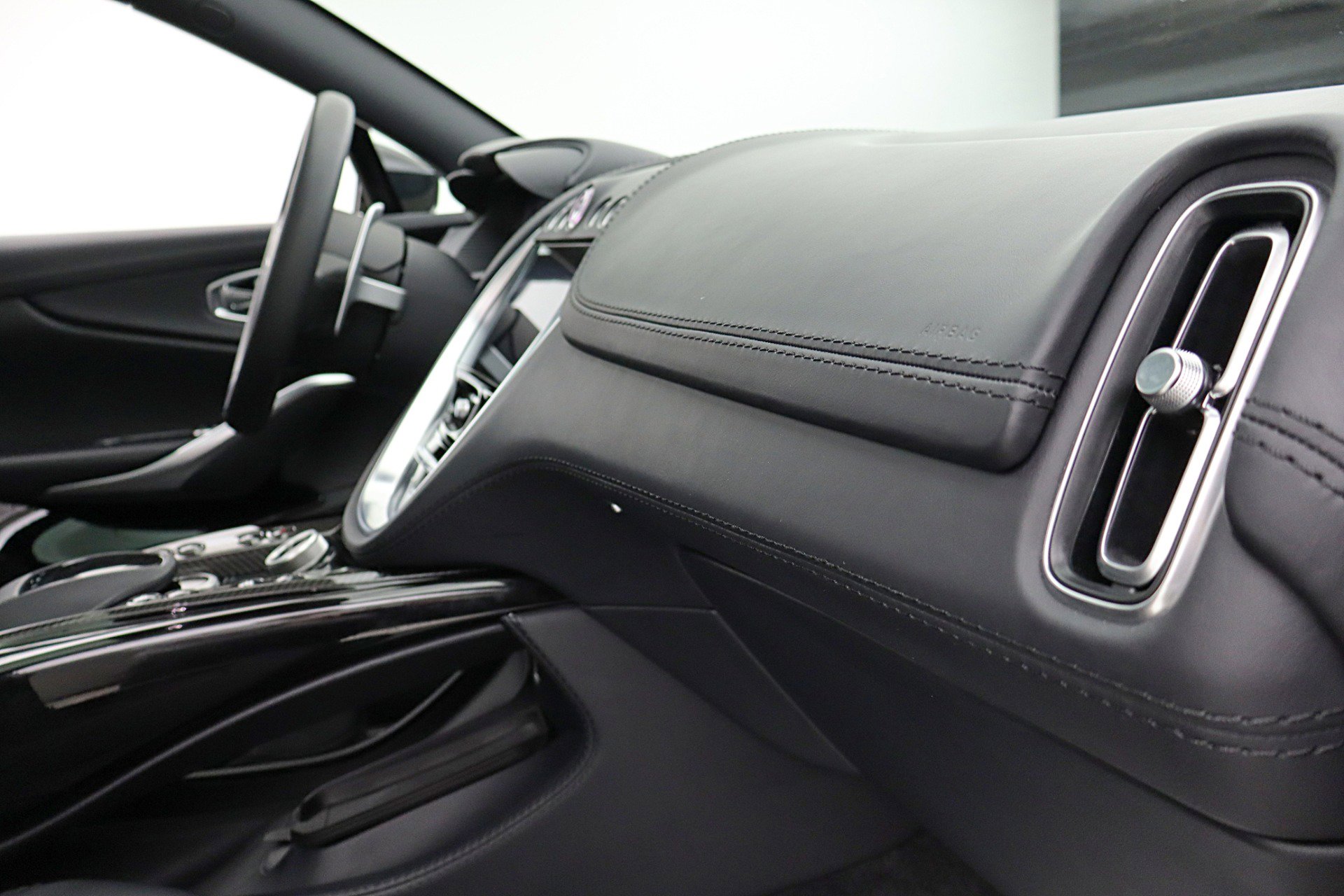 Used 2023 Aston Martin DBX 707 image 40