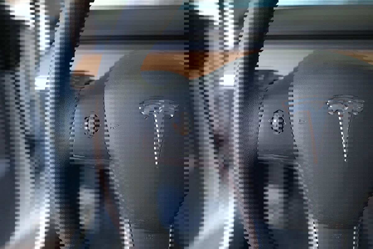 Used 2020 Tesla Model 3 Standard Range Plus image 12