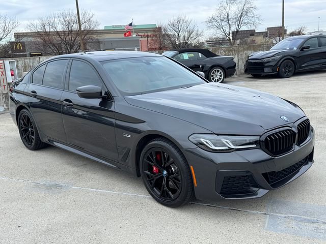 Used 2023 BMW 530e w/ M Sport Package image 3