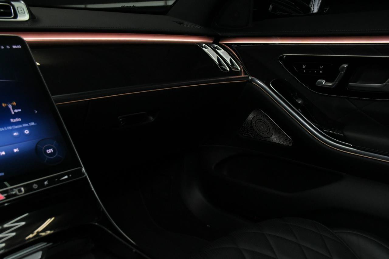 Used 2022 Mercedes-Benz S 580 4MATIC Sedan w/ AMG Line Package image 26