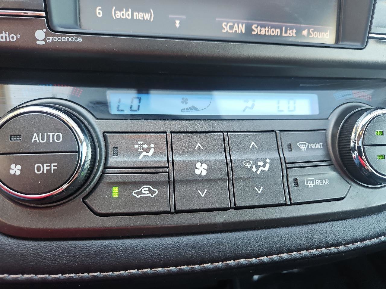 Used 2014 Toyota RAV4 XLE AWD/4WD image 32