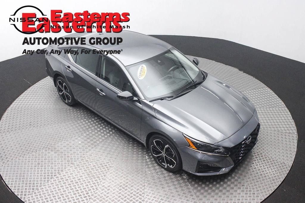 Used 2025 Nissan Altima 2.5 SR AWD/4WD image 3