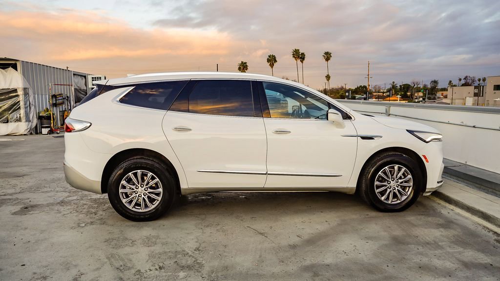 Used 2024 Buick Enclave Premium AWD/4WD image 13