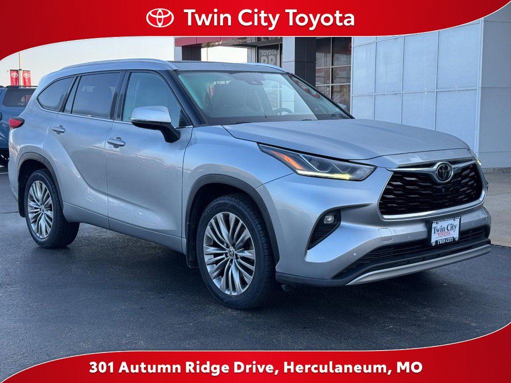 Certified 2020 Toyota Highlander Platinum AWD/4WD image 1