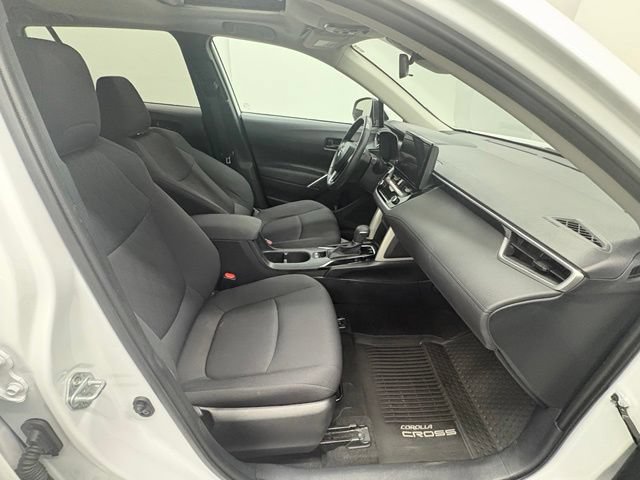 Used 2024 Toyota Corolla Cross LE w/ Moonroof Package AWD/4WD image 36