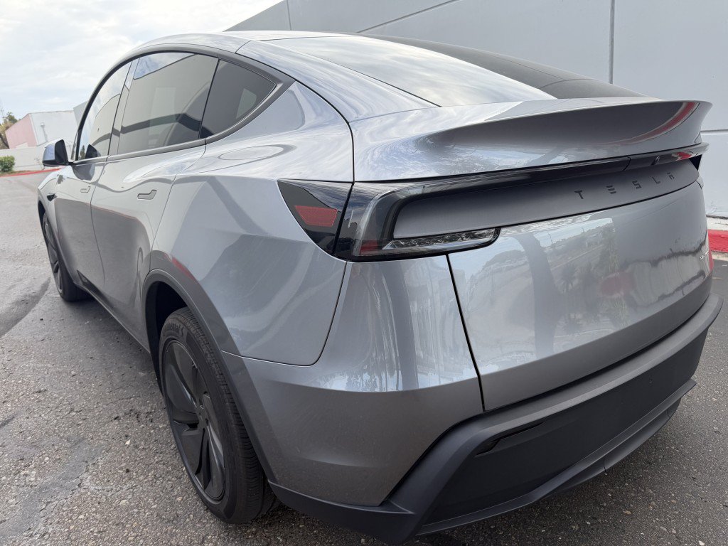 Used 2026 Tesla Model Y Long Range AWD/4WD image 10