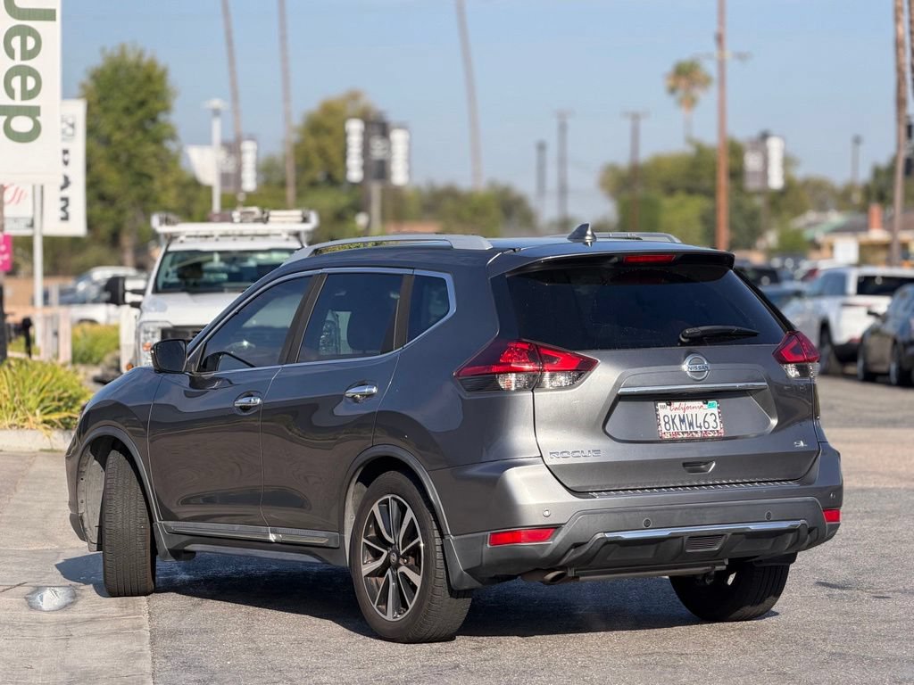Used 2019 Nissan Rogue SL w/ Premium Package FWD image 2