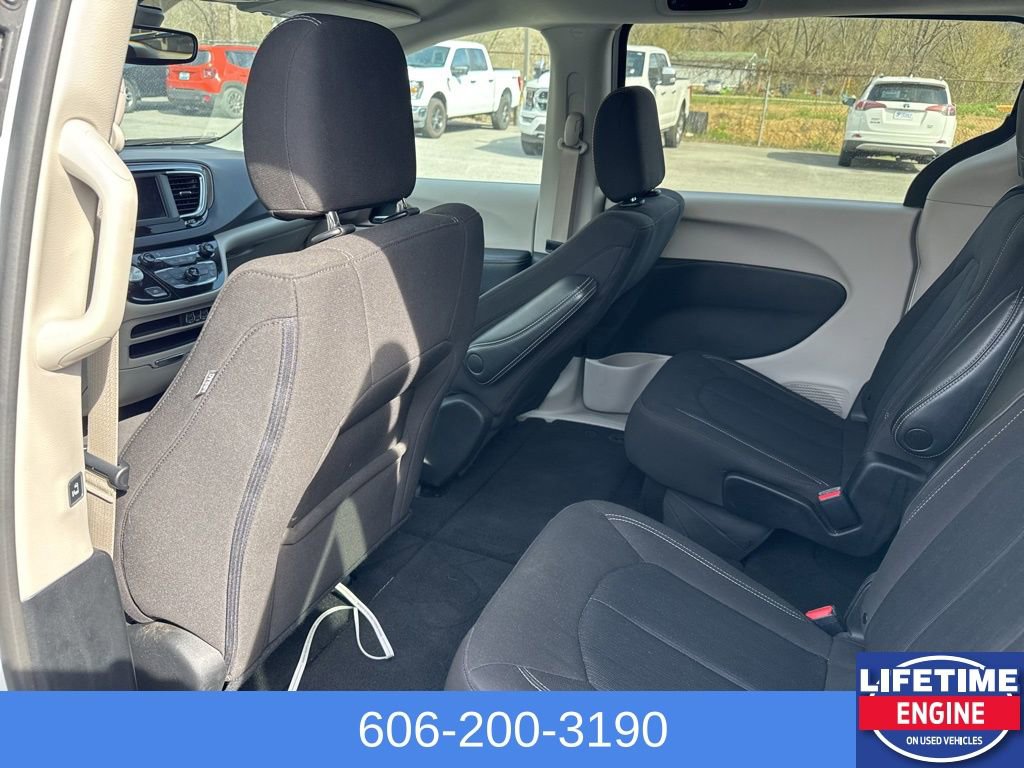 Used 2023 Chrysler Voyager LX FWD image 16