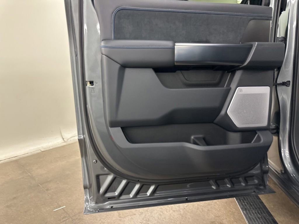 New 2026 Ford F350 Platinum w/ FX4 Off-Road Package image 25