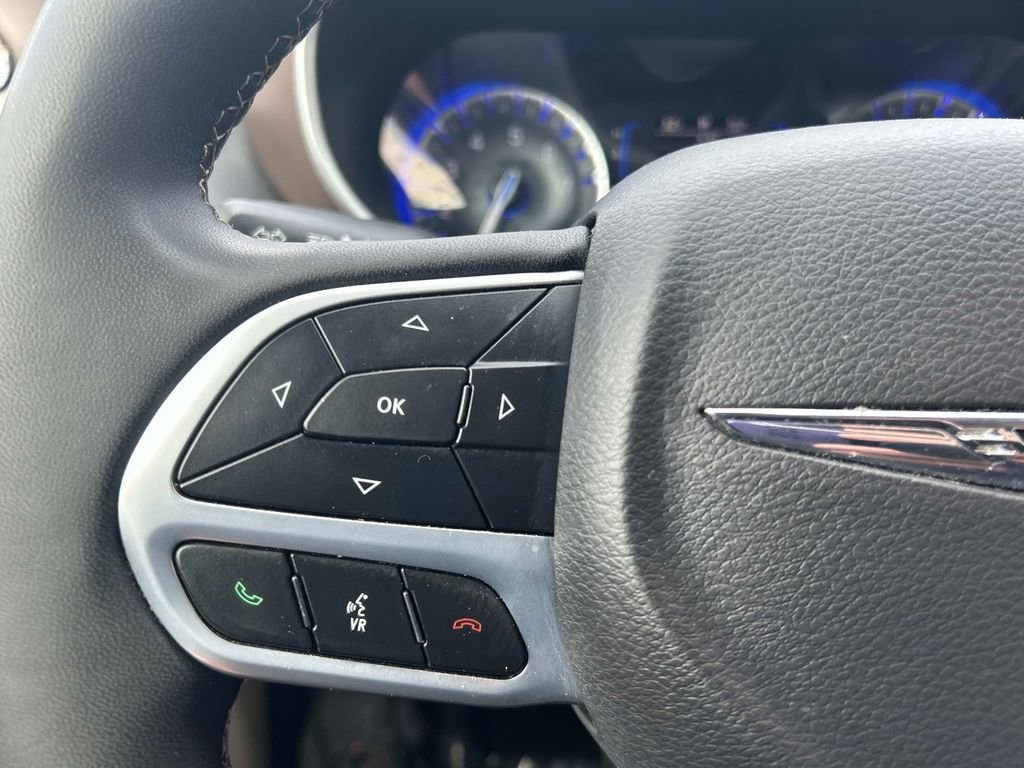 Used 2023 Chrysler Voyager LX image 23