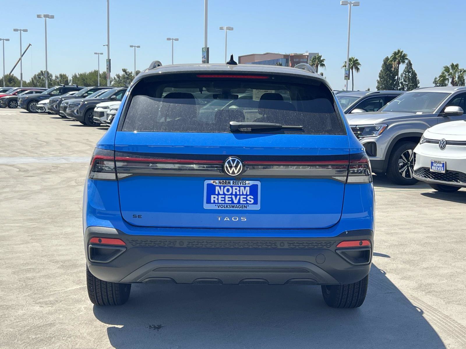 New 2026 Volkswagen Taos SE FWD image 25