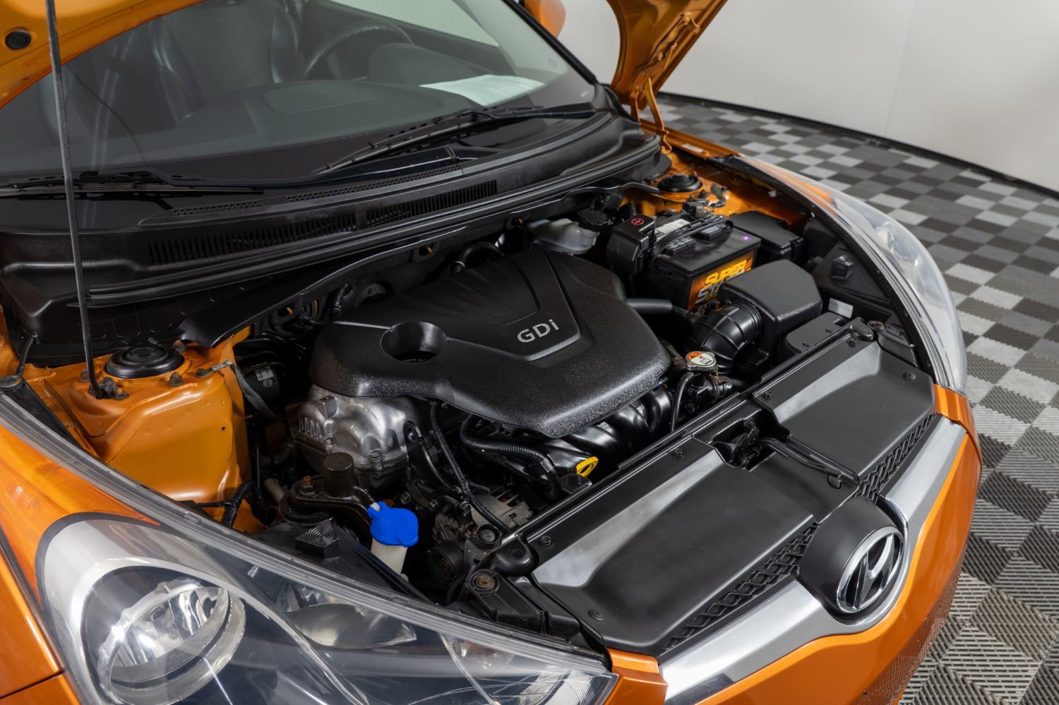 Used 2012 Hyundai Veloster w/ Style Pkg image 34