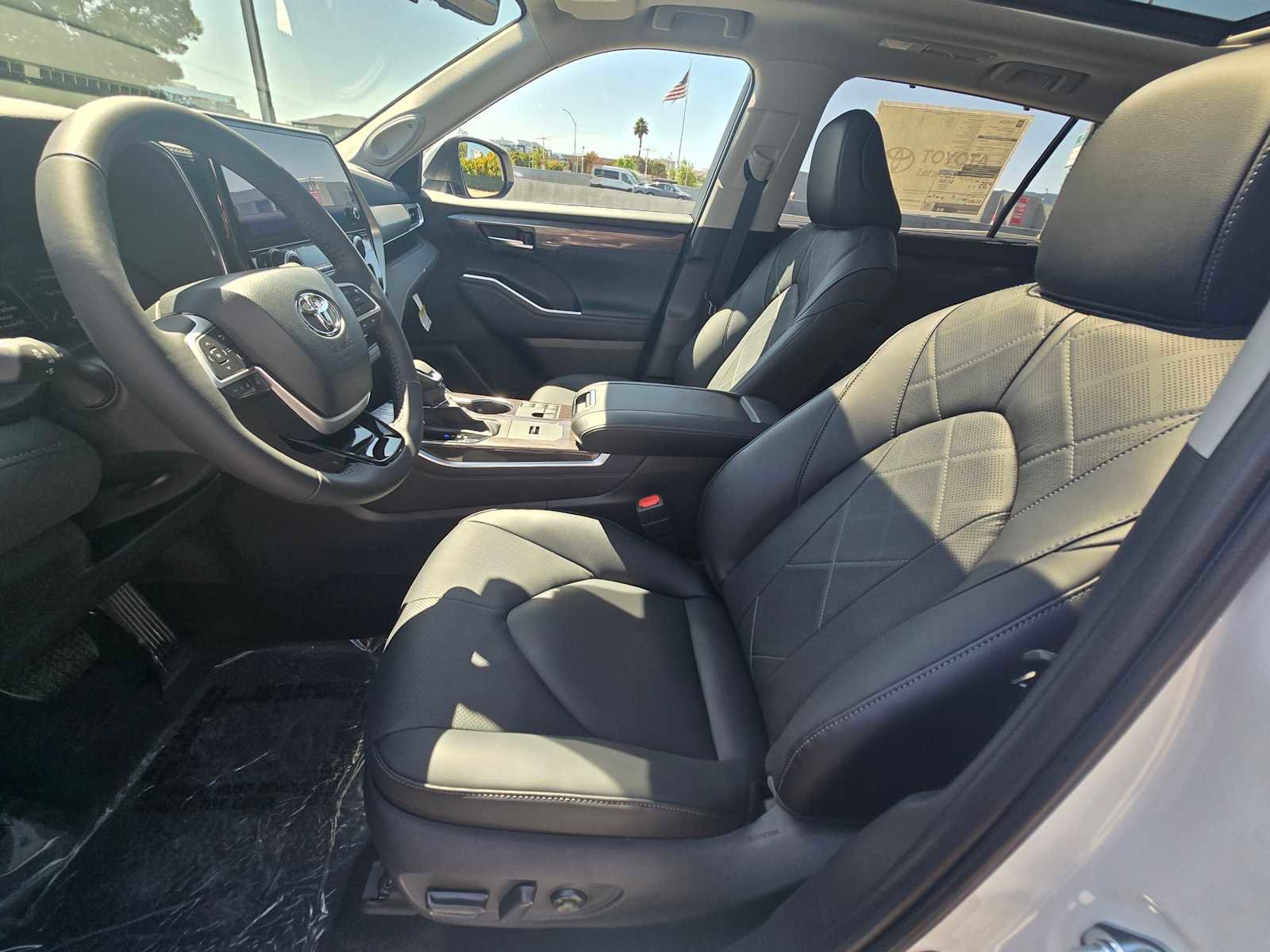 New 2026 Toyota Highlander Platinum AWD/4WD image 25