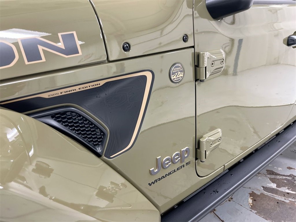 Used 2025 Jeep Wrangler Unlimited Rubicon 392 image 27