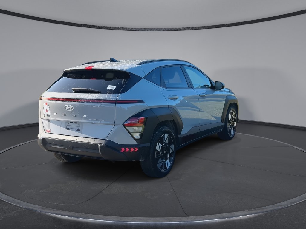 Used 2024 Hyundai Kona SEL w/ Convenience Package FWD image 8