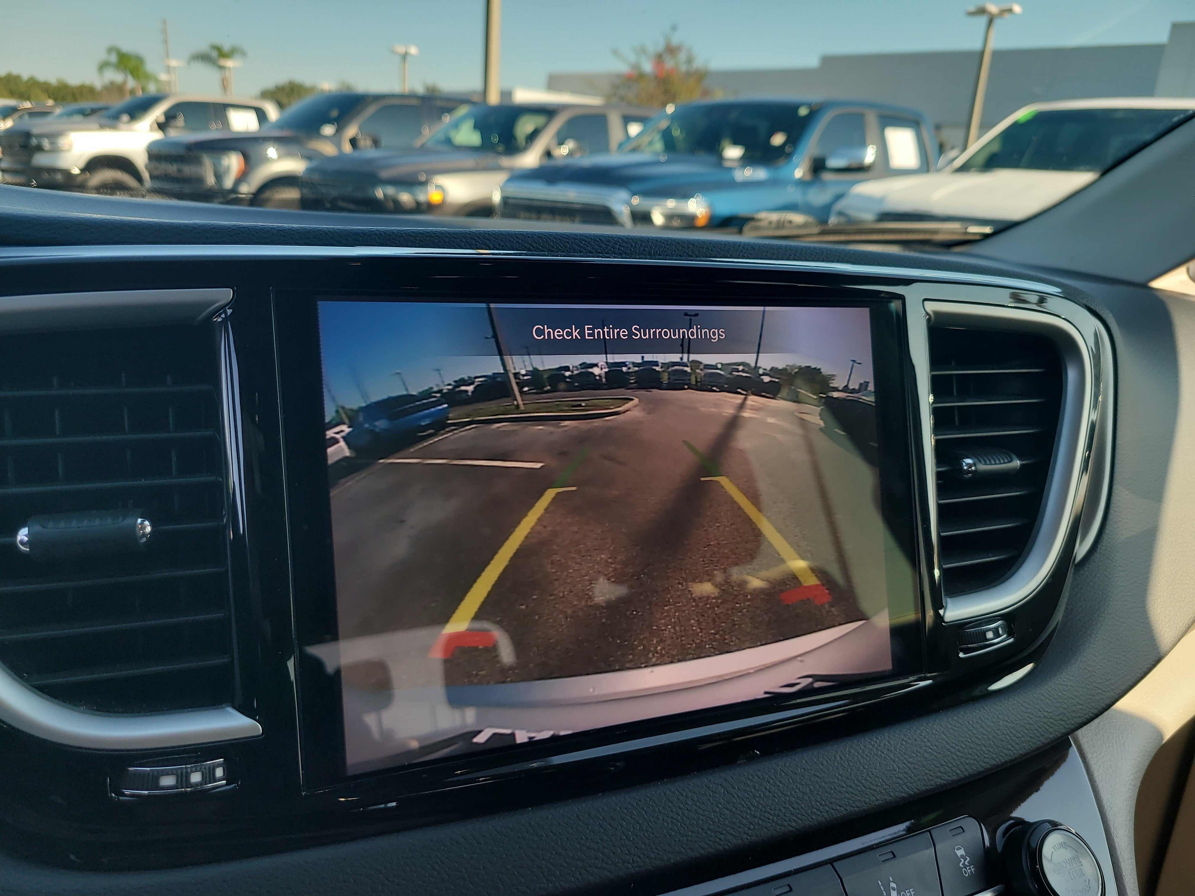 Used 2024 Chrysler Pacifica Touring-L FWD image 21
