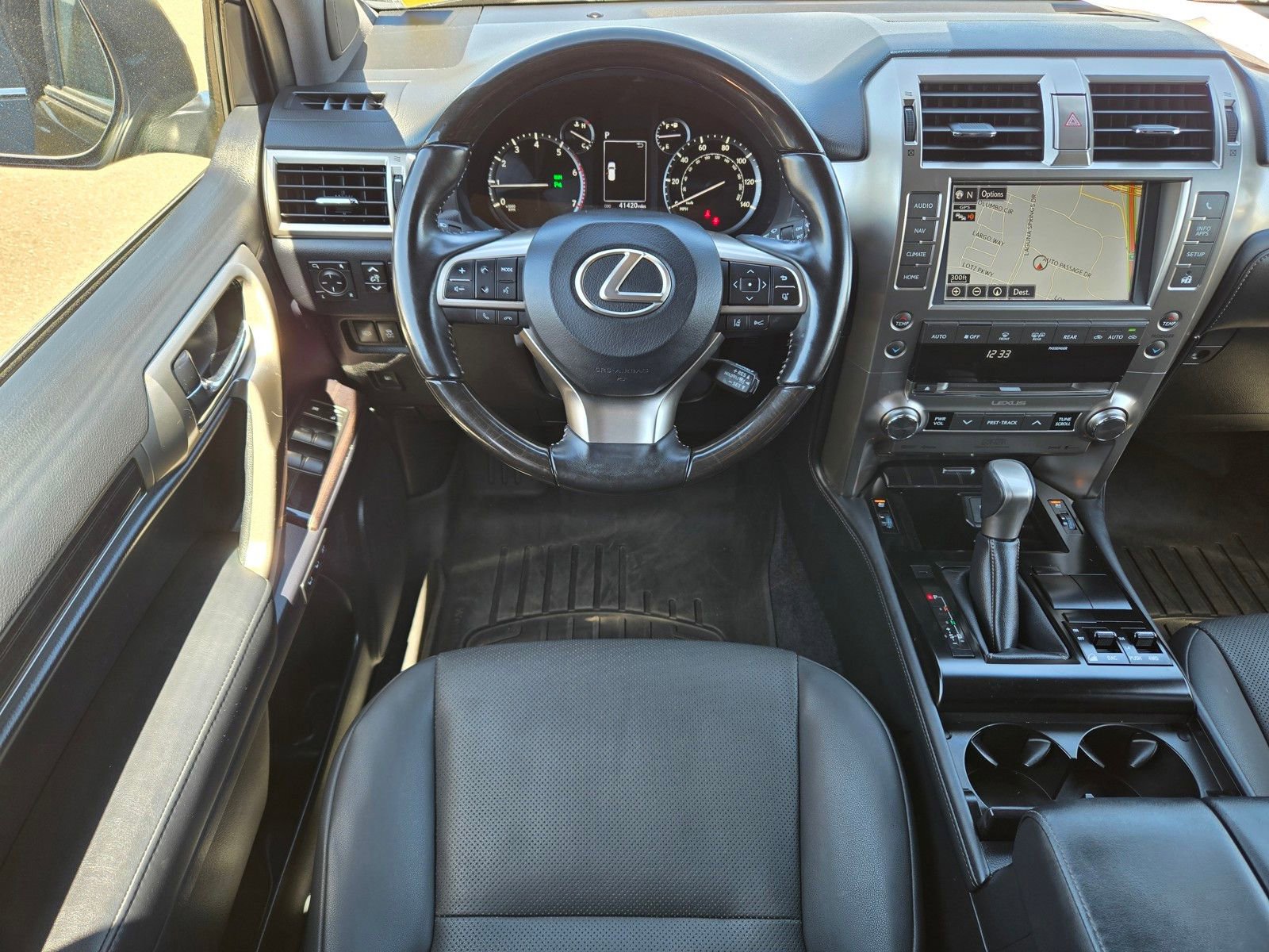 Used 2021 Lexus GX 460 Premium w/ Accessory Package AWD/4WD image 16