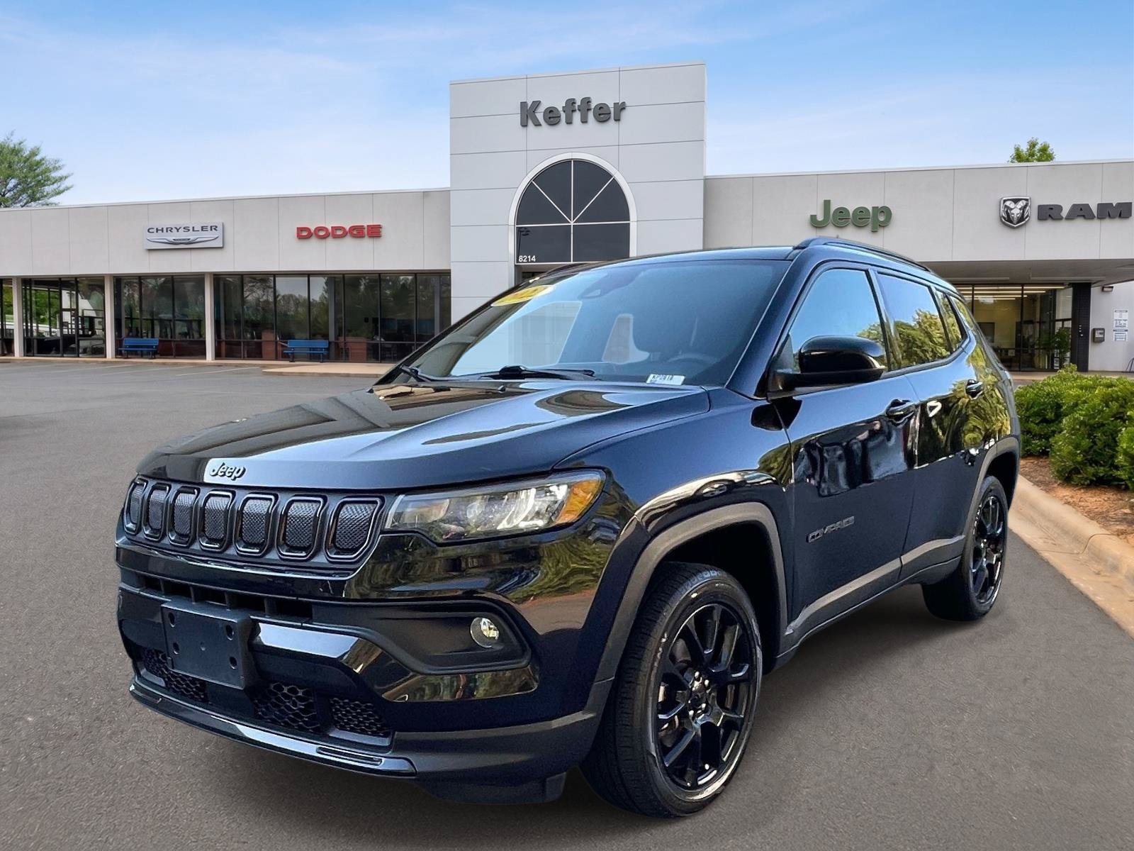 Used 2022 Jeep Compass Latitude AWD/4WD image 1