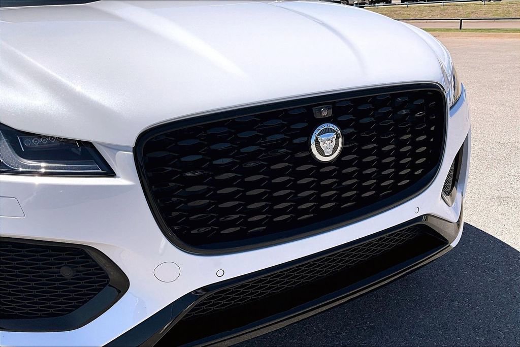 Used 2026 Jaguar F-PACE R-Dynamic S AWD/4WD image 30