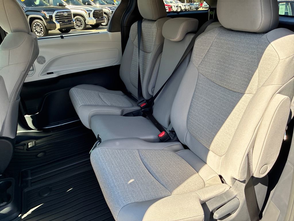 New 2026 Toyota Sienna LE image 16