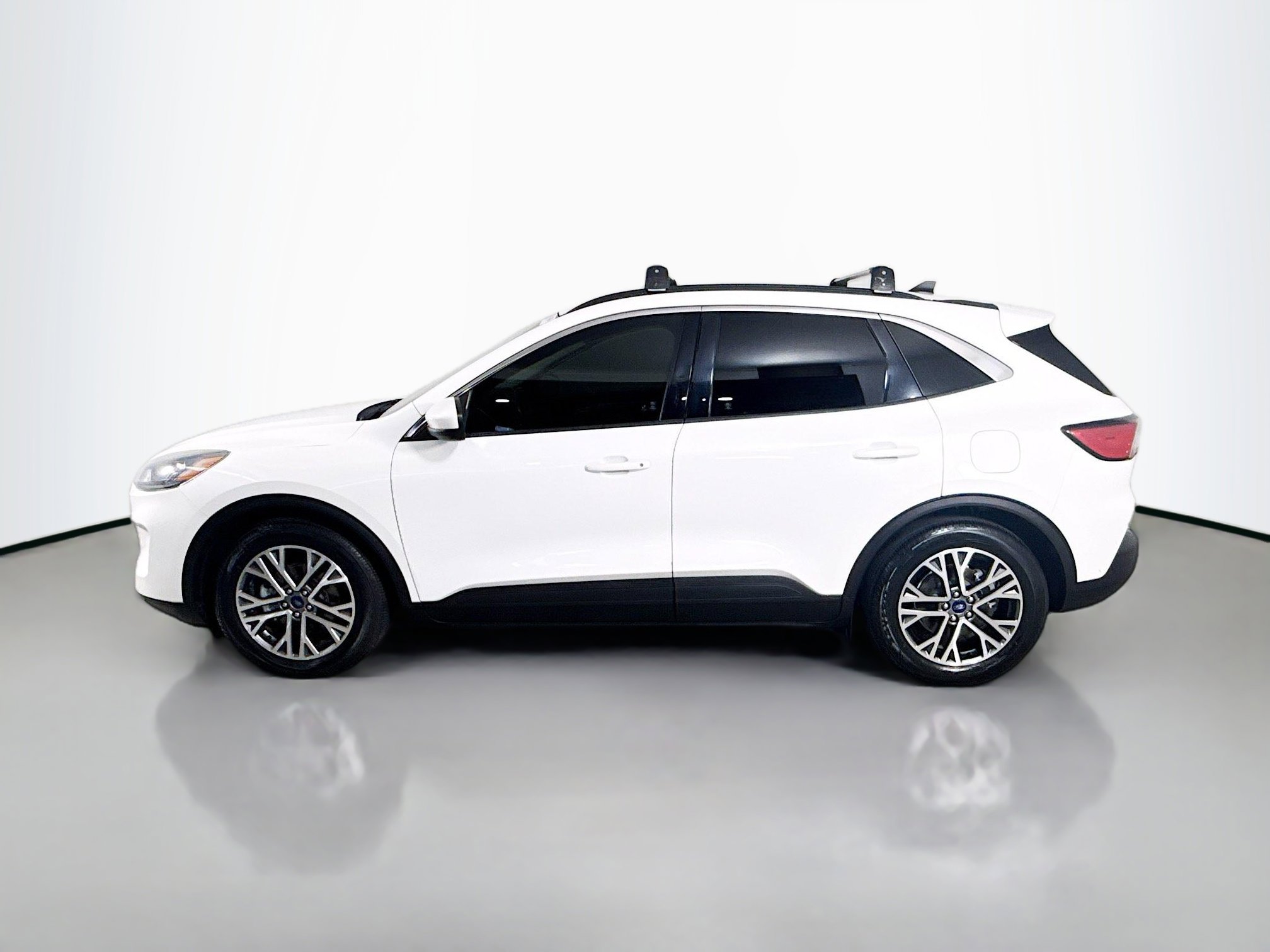 Used 2021 Ford Escape SEL w/ Technology Package FWD image 6