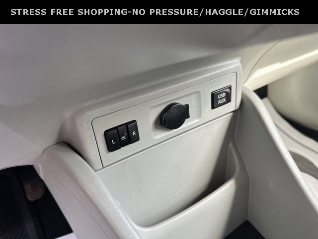 Used 2013 Toyota Prius V Five image 18