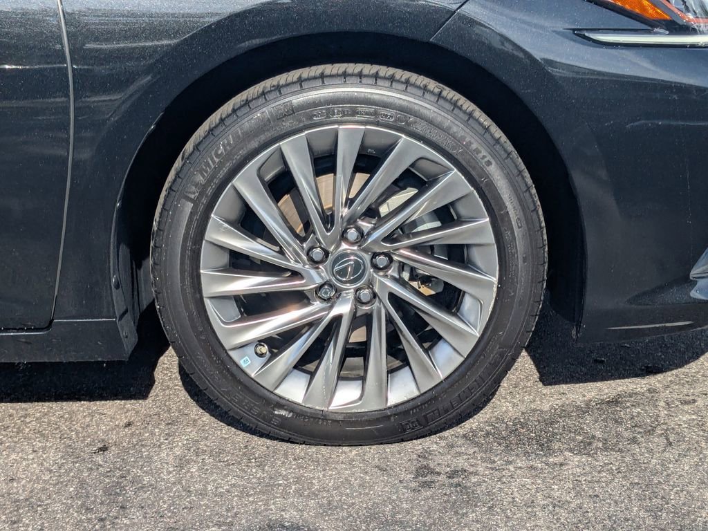 Used 2021 Lexus ES 300h Ultra Luxury image 24