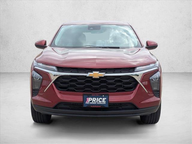Used 2025 Chevrolet Trax LS w/ LS Convenience Package FWD image 2